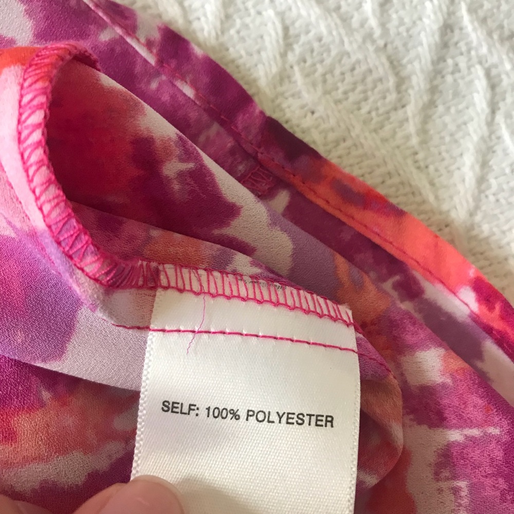 Rose and Olive V Neck Tie Dye Print Shell - Picture 7 of 7